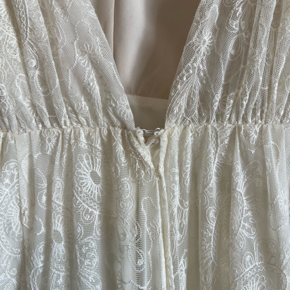 Elizabeth Dye Boho Lace Wedding Dress Size 4 - Picture 8 of 10